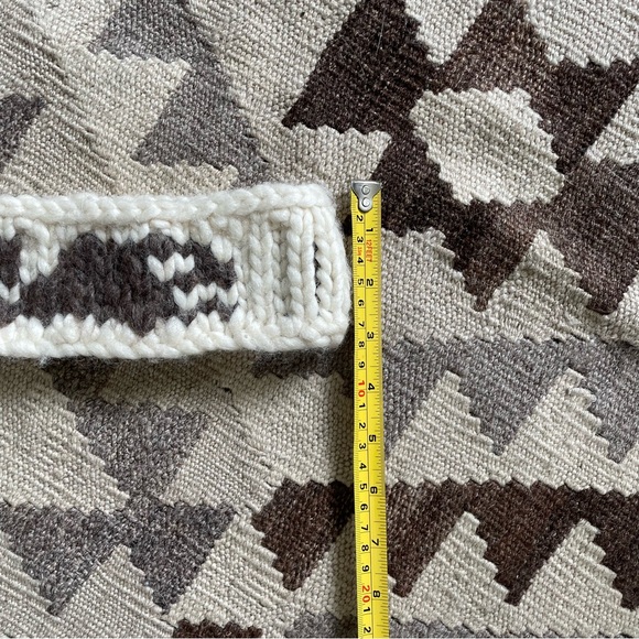 Hand knit whale headband - Picture 5 of 5